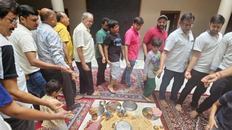परिवार संग मंत्री Brijmohan Agarwal ने मनाया पोरा तिहार