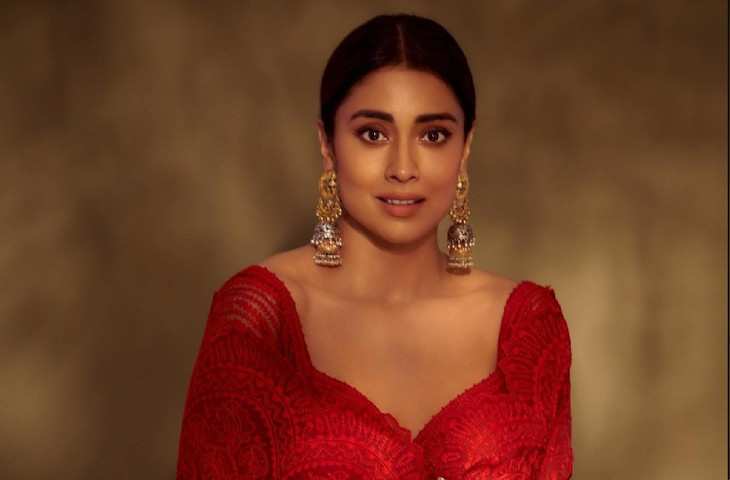 मिस्ट्री से भरी रही है एक्ट्रेस श्रिया सरन की जिंदगी