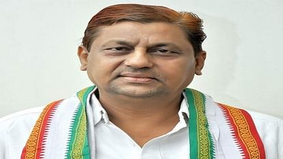 पूर्व मंत्री मोहम्मद अकबर पर FIR दर्ज, आत्महत्या का केस