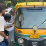 जाम में फंसे भूपेश बघेल तो करनी पड़ गई ऑटो रिक्शा की सवारी