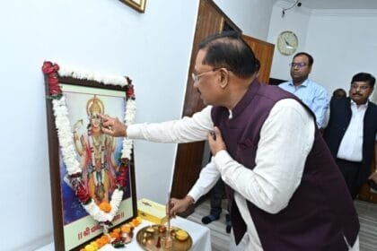 भगवान धन्वंतरि की CM साय ने की पूजा अर्चना ,प्रदेशवासियों के लिए मांगा आशीर्वाद