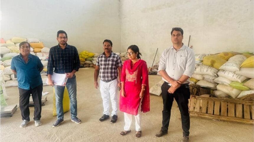 सरायपाली में 500 क्विंटल अवैध धान जब्त, गोदाम सील