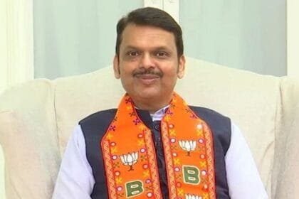 देवेंद्र फडणवीस के दिल्ली दौरे पर सस्पेंस खत्म