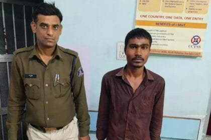 बूढ़ा तालाब के पास चाकू लेकर घूम रहे युवक को पुलिस ने पकड़ा