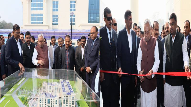 नीतीश कुमार ने पटना में नए समाहरणालय भवन का किया उद्घाटन