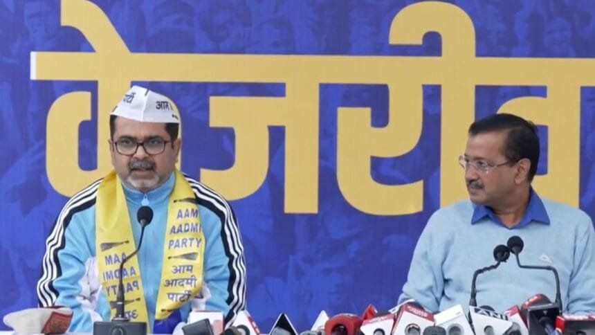 आम आदमी पार्टी में शामिल होते ही विवादों में घिरे अवध ओझा