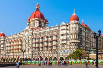 Taj Hotel car controversy: ताज होटल के बाहर एक ही नंबर की दो कारें मिलीं, पुलिस जांच में जुटी