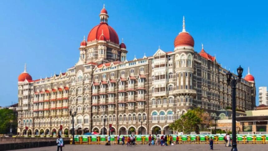 Taj Hotel car controversy: ताज होटल के बाहर एक ही नंबर की दो कारें मिलीं, पुलिस जांच में जुटी