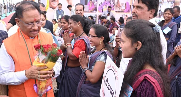 मुख्यमंत्री की पहल से गरियाबंद में अनुकंपा नियुक्ति, लाभार्थियों ने कहा थैंक्यू सीएम सर…