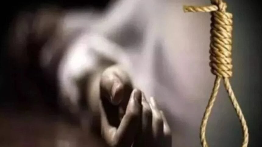 छत्तीसगढ़ : बहन की चुनरी का फंदा: आर्थिक तंगी ने ली युवक की जान