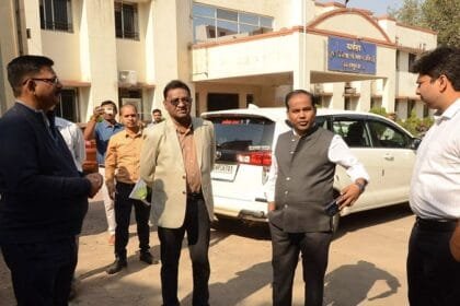 Raiur Collector, CMHO office, Dr. Gaurav Singh, surprise inspection, government office, traffic rules, Ayushman branch, Raipur news, public service, office management, employee discipline,