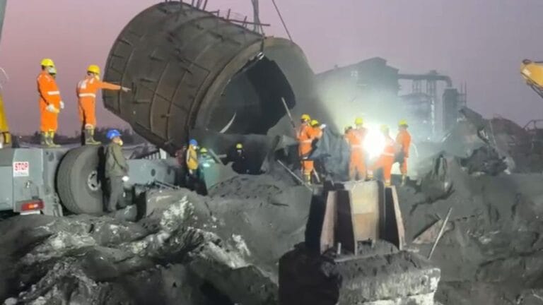 मुंगेली. सरगांव के कुसुम स्टील प्लांट हादसे की जांच के लिए विशेष टीम का गठन