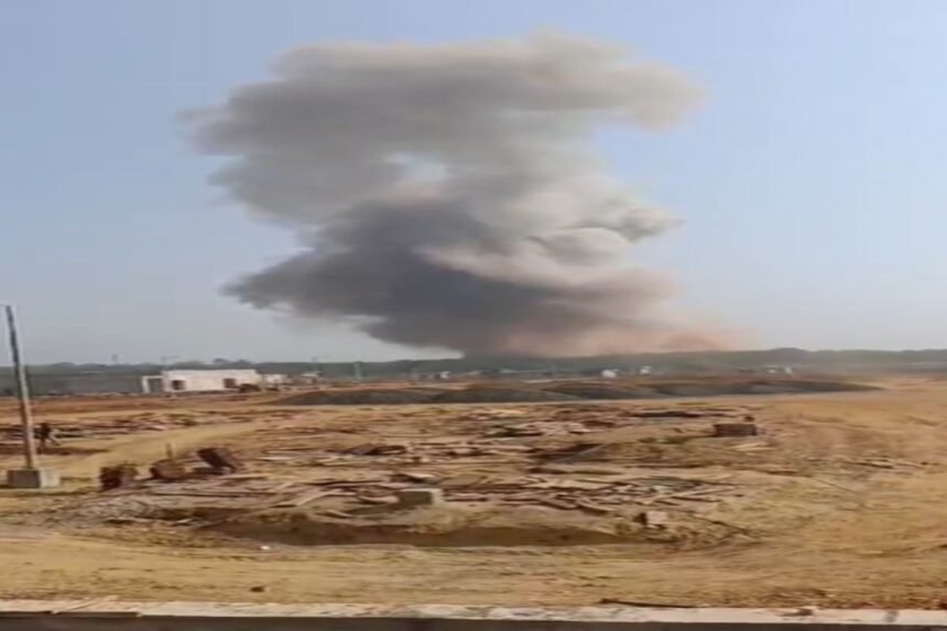 Maharashtra factory blast: महाराष्ट्र के भंडारा में ऑर्डिनेंस फैक्ट्री में विस्फोट, 5 लोगों की मौत, 10 लोग अभी भी फंसे