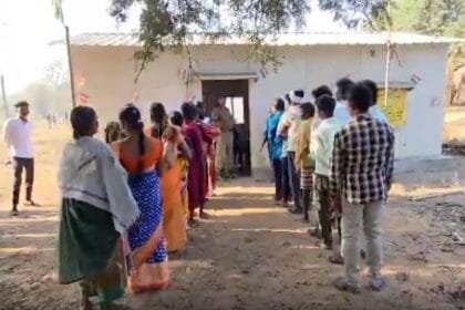 बस्तर में मतदान: हिड़मा के गांव में लोकतंत्र की नई सुबह