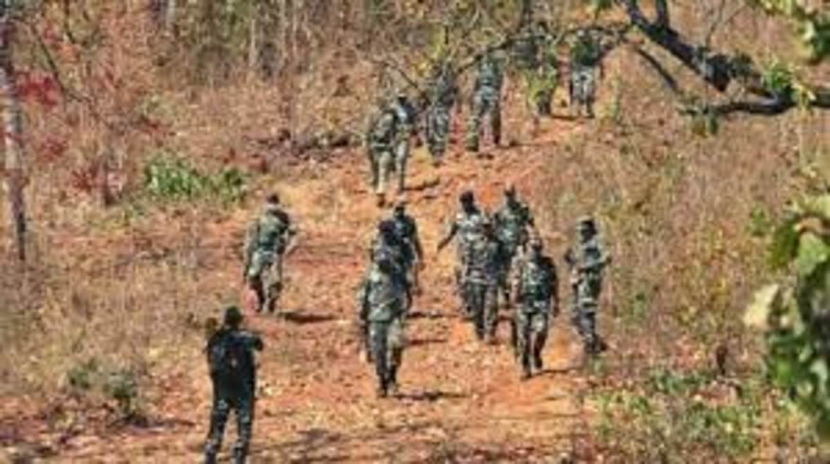 CG Naxal Encounter: बीजापुर जिले में सुरक्षाबलों की बड़ी सफलता, 8 नक्सली ढेर
