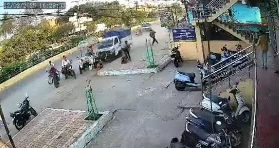 रायपुर: गुढ़ियारी में तेज रफ्तार पिकअप ने लोगों को रौंदा