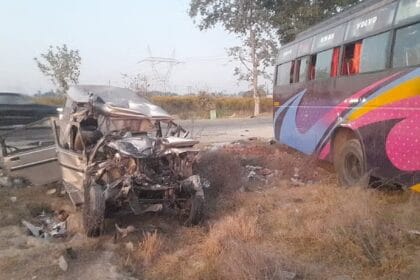 प्रयागराज सड़क हादसा: महाकुंभ जा रहे छत्तीसगढ़ के 10 श्रद्धालुओं की मौत, 19 घायल