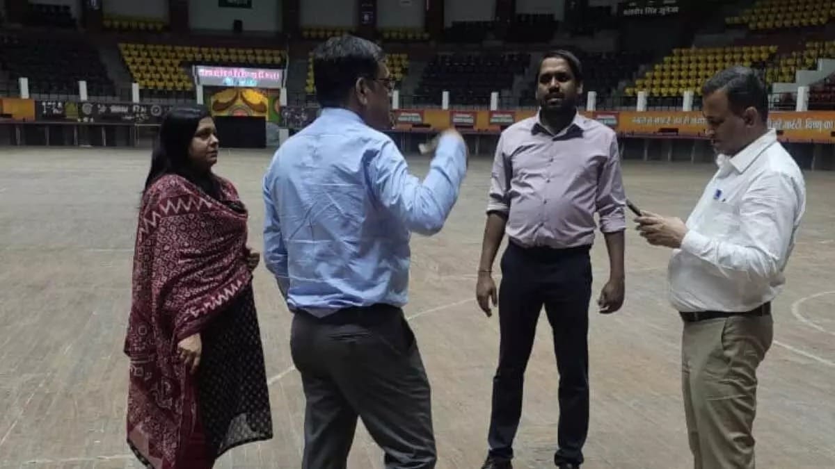 रायपुर, मीनल चौबे, महापौर शपथ ग्रहण, रायपुर नगर निगम, इंडोर स्टेडियम, नगर निगम चुनाव, रायपुर मेयर, नगर निगम पार्षद, रायपुर समाचार,