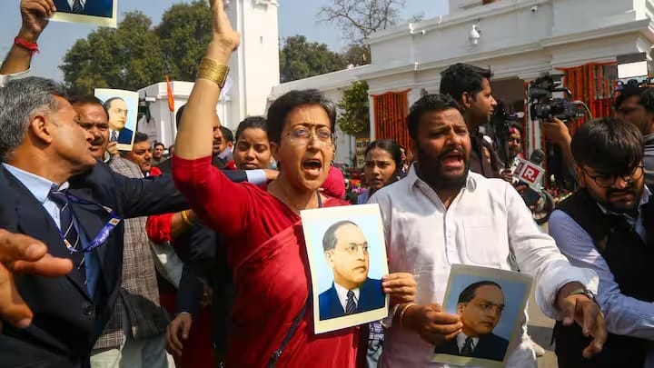 दिल्ली विधानसभा सत्र में हंगामा, CAG रिपोर्ट पेश होने के बाद 21 AAP विधायक निलंबित