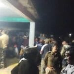 बालोद में चुनाव बहिष्कार: ग्रामीणों ने पुलिस-प्रशासन को घेरा