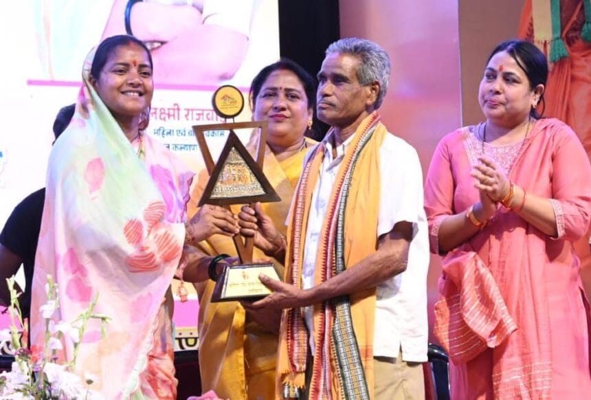 राजधानी रायपुर के साइंस कॉलेज में महिला मड़ई का शुभारंभ