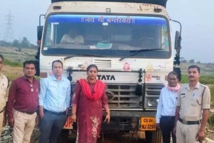आरंग महानदी में एसडीएम-तहसीलदार ने मारी रेड, रेत का अवैध परिवहन
