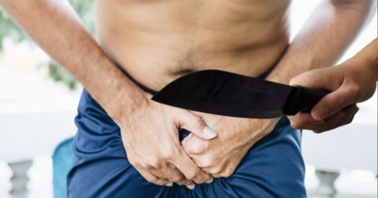 10 हजार देकर कटवाया अपना प्राइवेट पार्ट, जाने क्या है माजरा ?