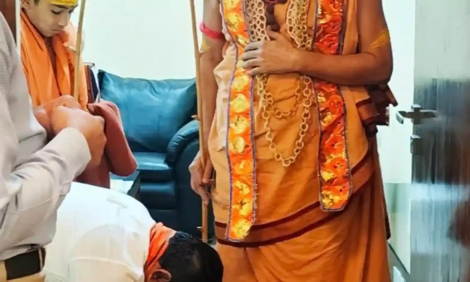 शंकराचार्य स्वामी अविमुक्तेश्वरानंद से मिले गृहमंत्री विजय शर्मा