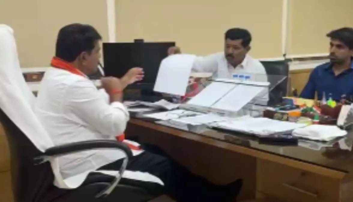 पाकिस्तानी हिंदुओं ने छत्तीसगढ़ के डिप्टी सीएम से लगाई मदद की गुहार, बोले- पाकिस्तान नहीं जाएंगे