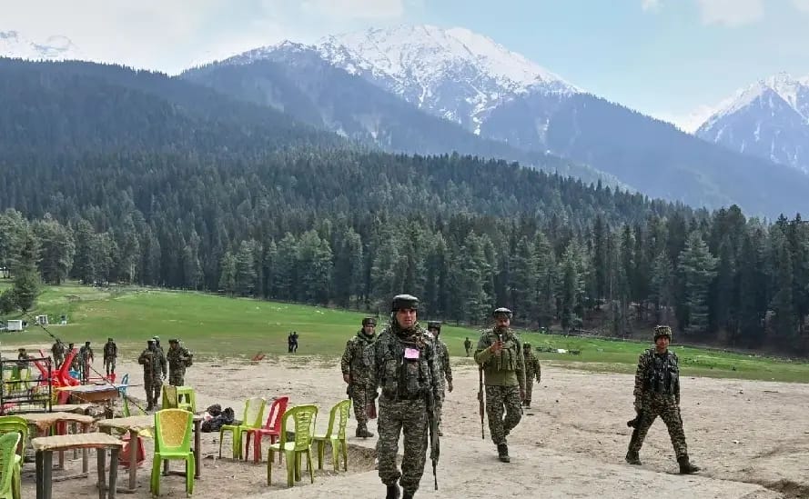 नहीं बचेंगे पहलगाम के गुनाहगार, 9 आतंकियों के घर ध्वस्त, भारत-पाक सीमा पर हाई अलर्ट – 10 प्रमुख खबरें