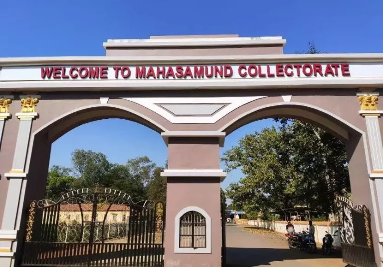 महासमुंद के खराब बोर्ड परिणामों पर गिरी गाज, DEO सावंत का तबादला