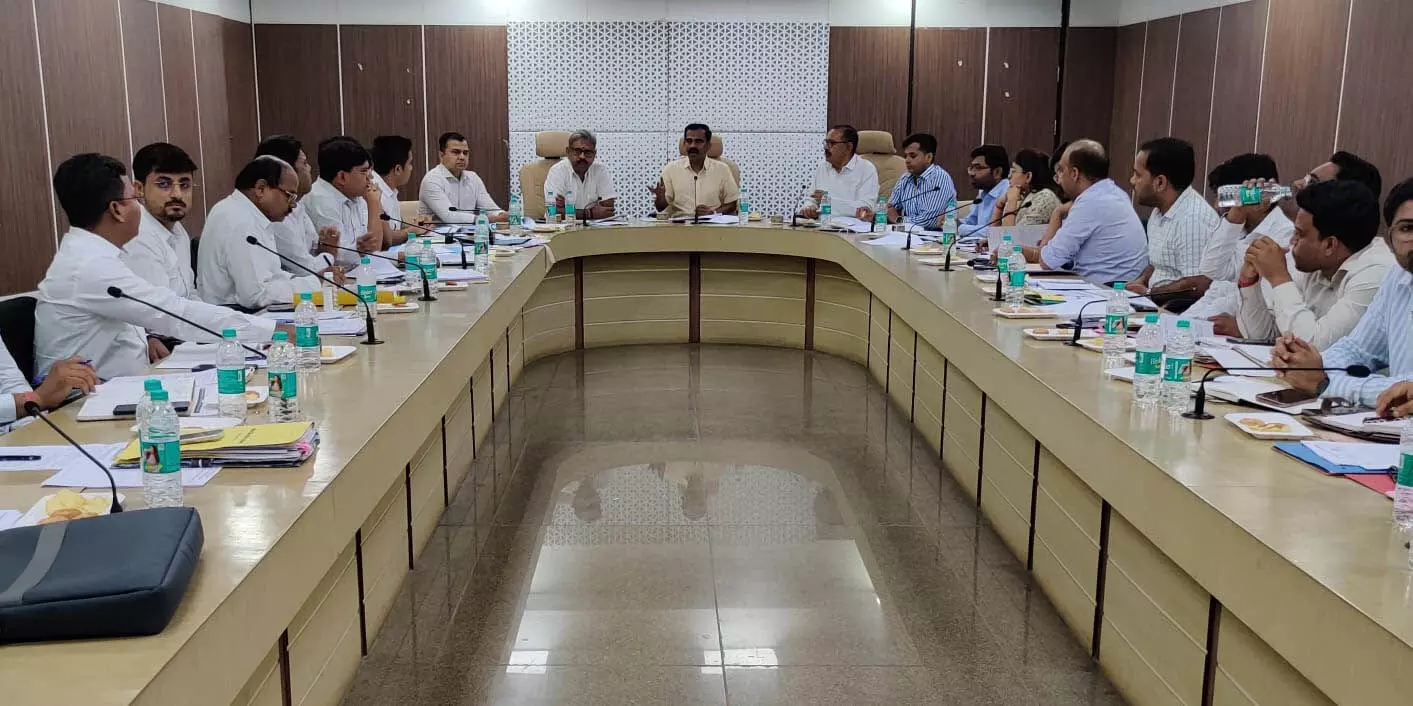 नवा रायपुर मंत्रालय में हाई सिक्योरिटी नंबर प्लेट को लेकर हुई अहम बैठक