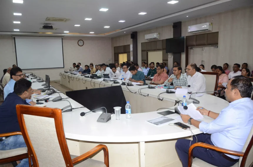 सुशासन तिहार 2025: समाधान शिविर की तैयारियों पर कलेक्टर ने की समीक्षा बैठक