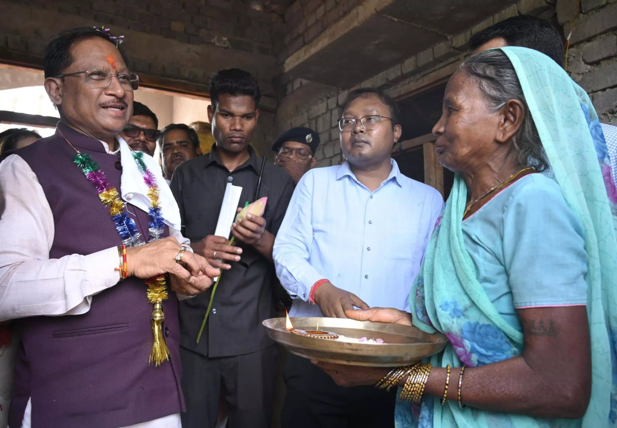 सक्ति जिले में मुख्यमंत्री साय ने लगाई चौपाल, ग्रामीणों से लिया सीधा फीडबैक