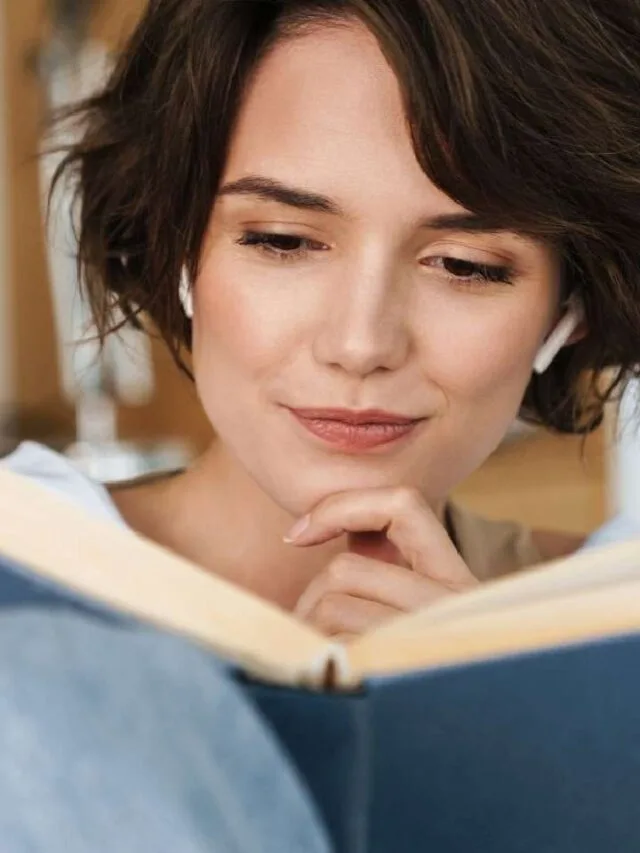 अच्छी किताबें पढ़ने से मिलते हैं ये गजब के फायदे