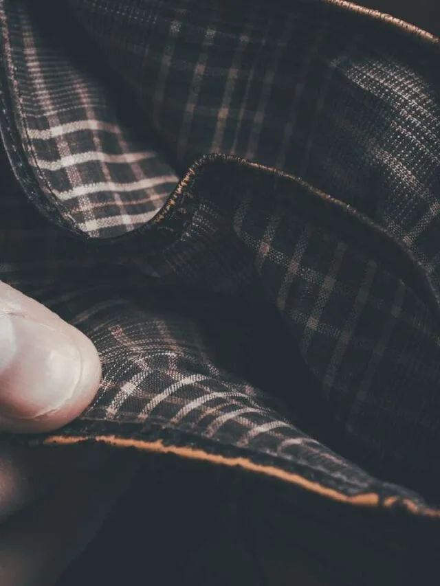 इन आदतों के कारण जेब में कभी भी नहीं टिकेगा पैसा