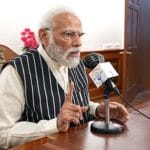 PM मोदी ने दंतेवाड़ा के टॉपर छात्रों की की तारीफ