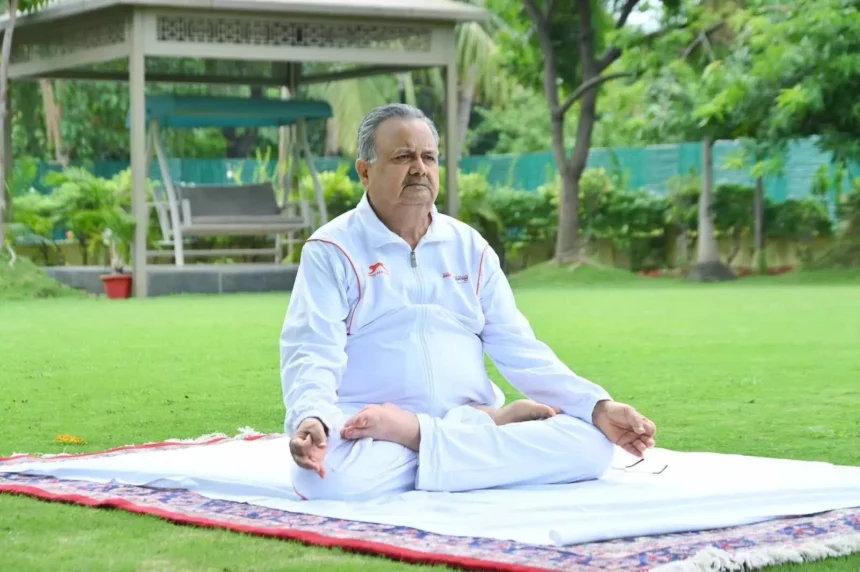 International Yoga Day 2025: विस अध्यक्ष रमन सिंह बोले – योग है स्वस्थ जीवन की कुंजी