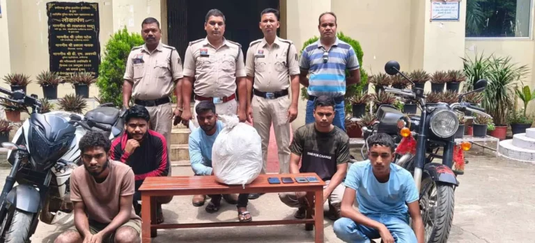 रायगढ़ में नशीली सिरप की तस्करी करते 5 युवक गिरफ्तार। Illegal drug supply in Raigarh
