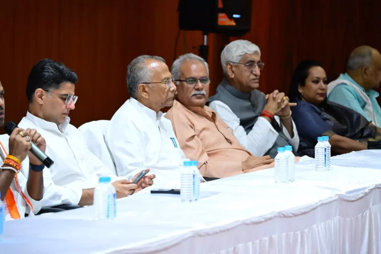 भूपेश बघेल की नाराजगी पॉलिटिकल अफेयर्स कमेटी की बैठक में फूटी