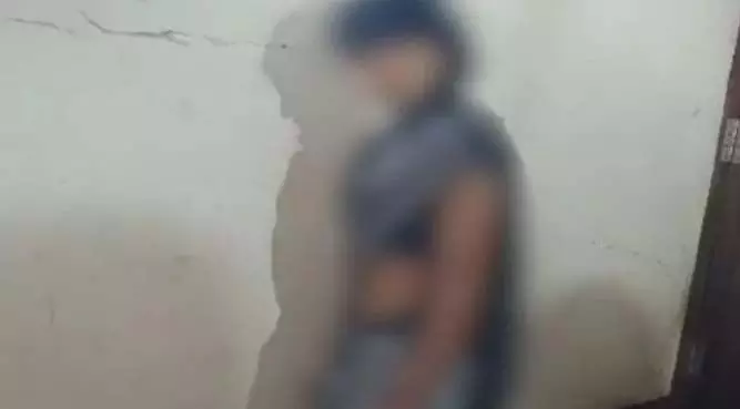 कवर्धा: छज्जे से लटकी मिली महिला की लाश, मचा हड़कंप