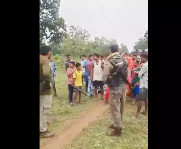 नक्सली हिड़मा के गांव में हुई शादी, CRPF जवान बने दुल्हन के भाई