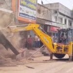 धमतरी में अवैध अतिक्रमण पर चला बुलडोजर