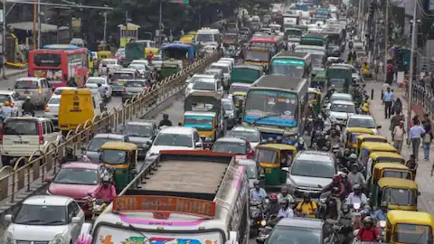 2050 तक भारत में होंगे 50 करोड़ वाहन, CEEW रिपोर्ट में दावा