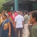रायपुर: प्रसूता की मौत पर हंगामा: डॉक्टर गायब, वार्ड ब्वॉय ने लगाया इंजेक्शन: Birgaon Hospital negligence