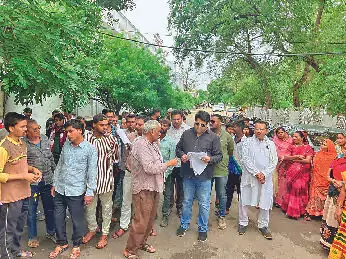 राजनांदगांव: ग्राम सभा में हंगामा! सरपंच जान बचाकर भागे, ग्रामीणों का फूटा गुस्सा
