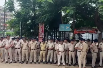 रायपुर में कांग्रेस का बड़ा प्रदर्शन, पुलिस बल तैनात