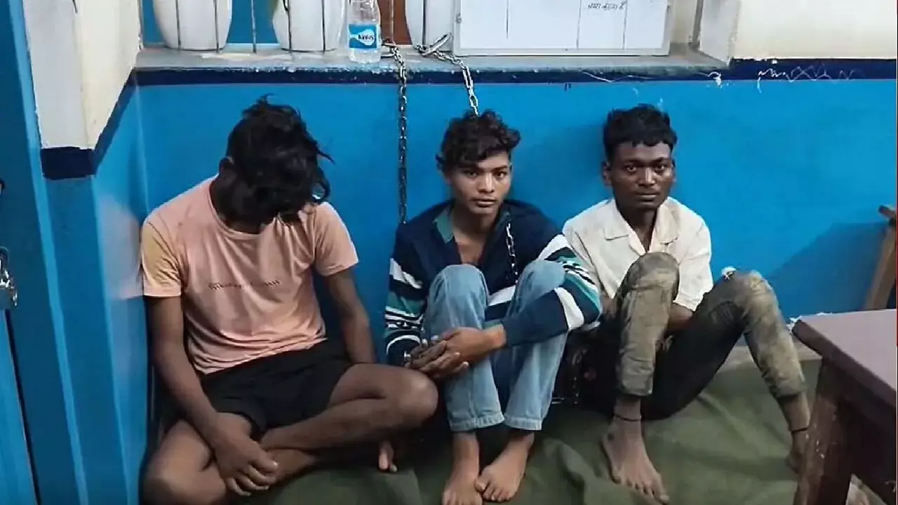 बलौदाबाजार: व्यापारी से मोबाइल और 20 हजार की लूट, 3 बदमाश गिरफ्तार
