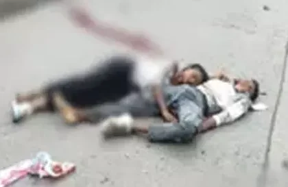 एक बाइक पर 3 लड़कियां और युवक, ट्रेलर ने मारी जोरदार टक्कर: Korba Accident News
