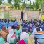 बालोद: शिक्षक की मांग को लेकर छात्रों का धरना प्रदर्शन
